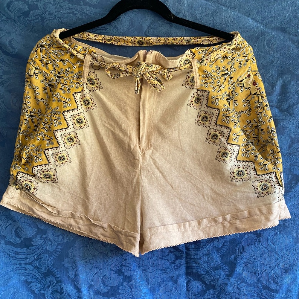 Agua Bendita boho floral short